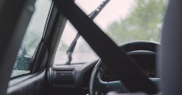 Egy büntetőfékező sofőr súlyosan veszélyeztette egy 9 hónapos kisbaba életét, miközben a kamera mindezt rögzítette.