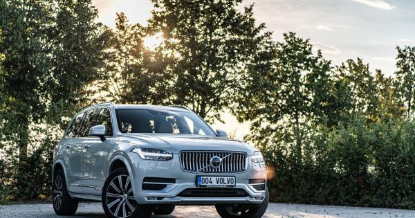A fránya tolatókamera – Több mint százezer autót hív vissza a Volvo Cars!