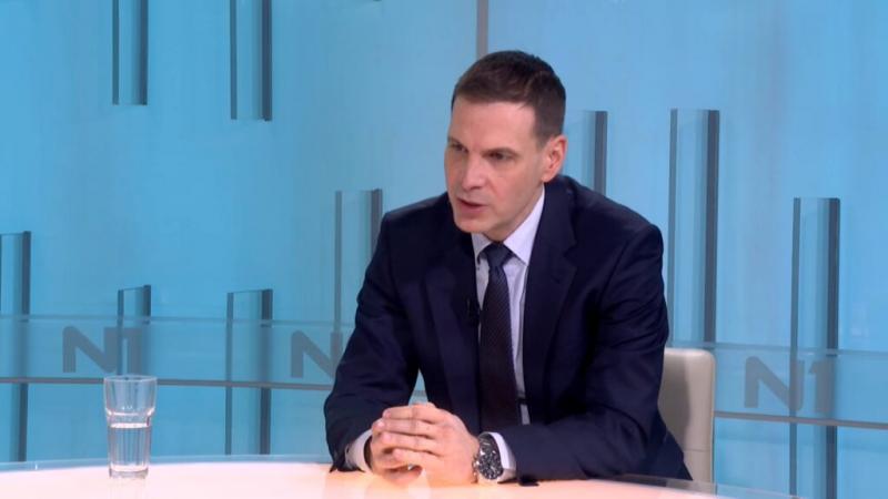 Jovanović kifejtette, hogy a jelenlegi, tisztességtelen választási körülmények között lehetetlen a hatalom megdöntése.