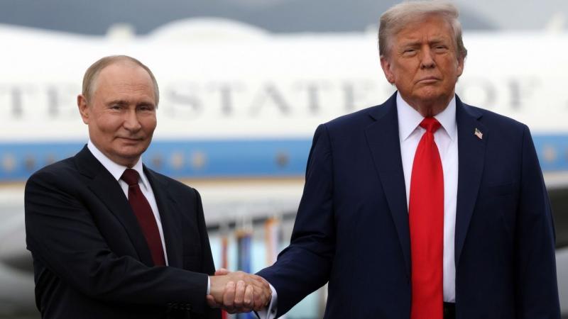 Rapid Extra: Alaszka békét hozhat? Trump és Putyin csúcstalálkozójának hatásai

Az utóbbi hetekben a világ figyelme az Egyesült Államok és Oroszország közötti diplomáciai kapcsolatokra összpontosult, különösen a Trump és Putyin között zajló csúcstalálkozó