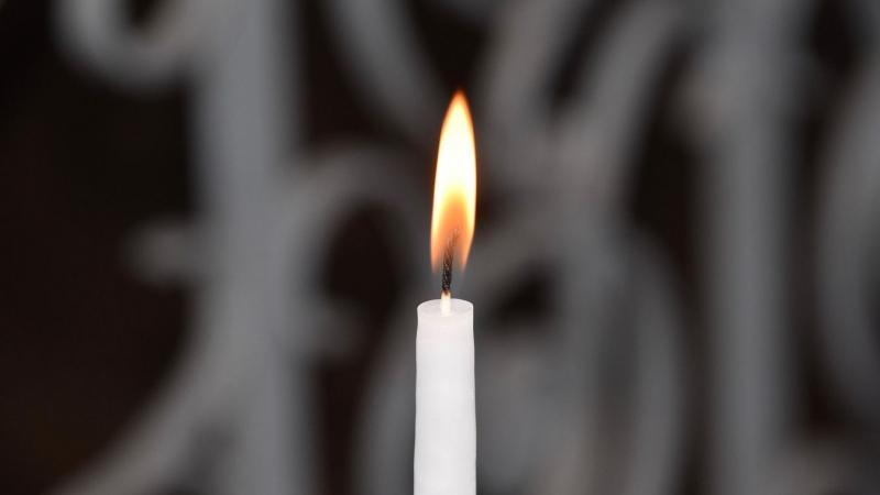Elhunyt a korábbi polgármester, akinek munkássága és elkötelezettsége sokak szívében mély nyomot hagyott. Sokan gyászolják őt, és számos megemlékezés keretében idézik fel életének és pályafutásának fontos pillanatait.