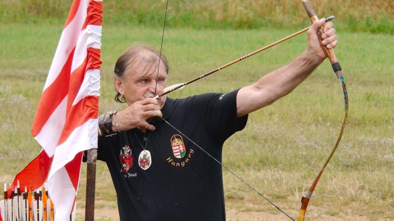 Két nap, két világrekord! – A hajdú-bihari íjász lenyűgöző teljesítménye az amerikai sivatagban!