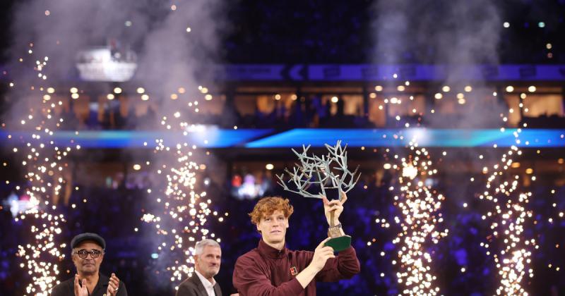 Jannik Sinner párizsi diadala révén újra a világranglista élére került, ezzel megmutatva, hogy a tehetsége és kitartása eredményekre vezetett.