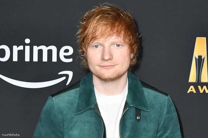 Ed Sheeran 2015-ös mobilos fényképeit osztotta meg, amelyek tele vannak humoros pillanatokkal, Taylor Swift és Harry Styles társaságában. Az archívumban igazi sztárparádé zajlik, tele vidám emlékekkel!