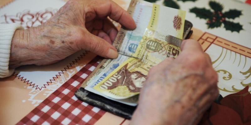 Botrány robbant ki a májusi nyugdíjak utalása körül – itt vannak a legfontosabb részletek!