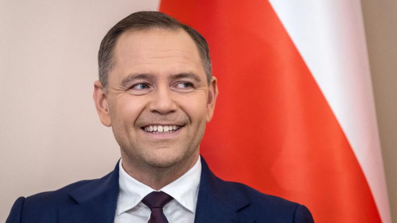 Új remények születnek - Orbán Viktorhoz is eljutott az üzenet az új lengyel elnök, miután Trump és Meloni is kifejezte támogatását.