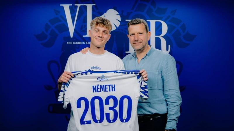 A magyar futballtehetség, Ranga, 2030-ig meghosszabbította szerződését a dán bajnokcsapattal. Ez a döntés újabb mérföldkő a fiatal játékos karrierjében, amely a nemzetközi porondon is komoly lehetőségeket kínál számára. A dán csapat bizalma Ranga iránt me