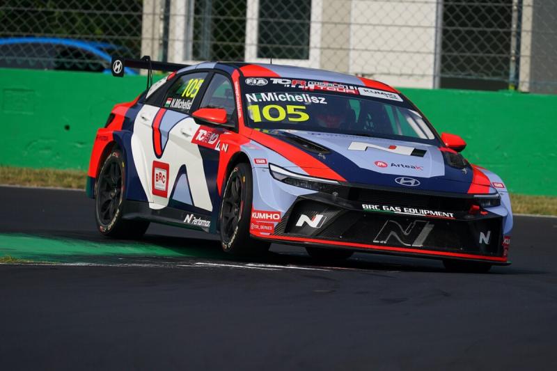 Michelisz Norbert újra a pályán van!