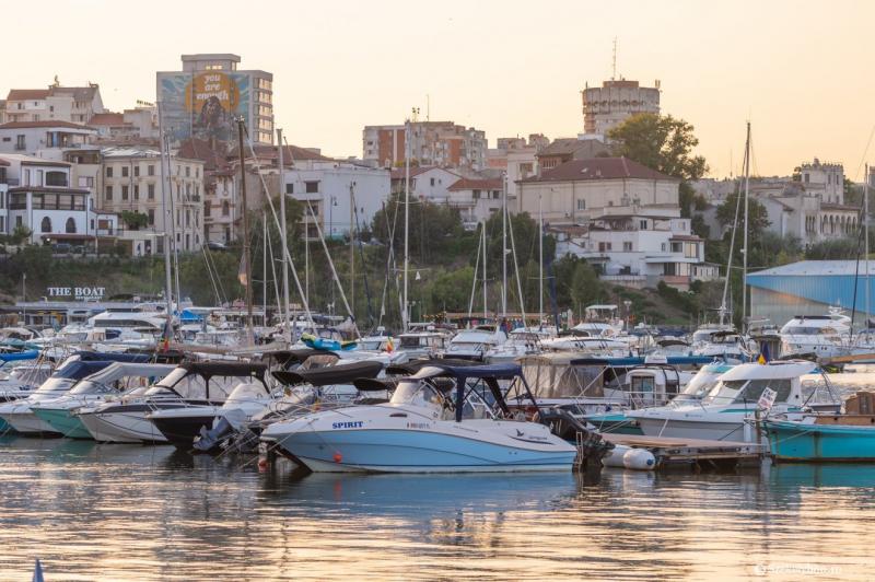 **Romániai Turisztikai Trendek 2025-ben: Hová, Hogyan és Mivel Fedezzük Fel Az Országot?**

A turizmus folyamatosan változik, és Románia sem kivétel ez alól. 2025-re várhatóan új irányvonalak és szokások formálják meg a látogatók élményeit. De merre tart 