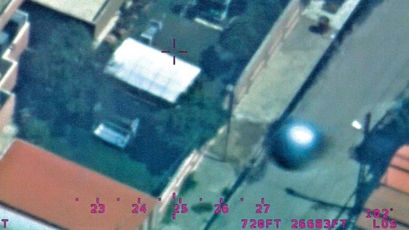 Az Amerikai Légierő most egy teljesen új, eddig sosem látott UAP videót tett közzé, amely felkeltette a figyelmet és izgalmat keltett a közönség körében.