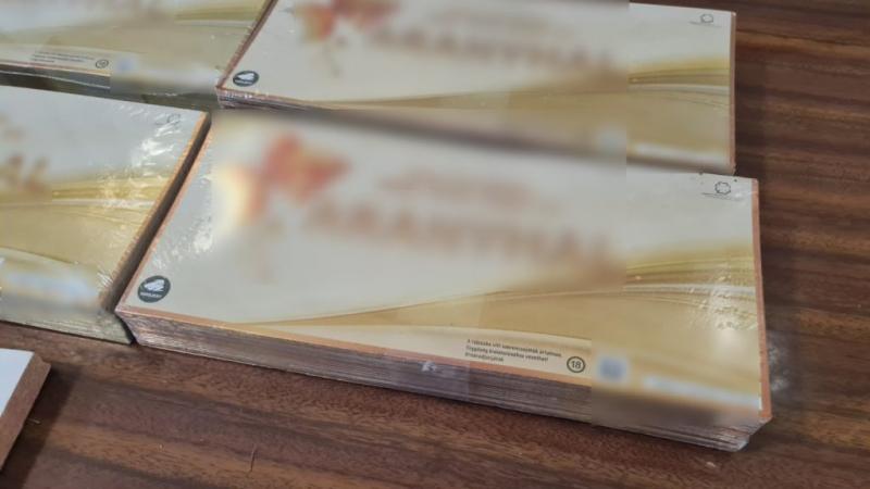 Az aranyhal egy varázslatos útra indult, hogy megkeresse az ötmillió forintos sorsjegyeket, de sajnos a szerencse elkerülte.