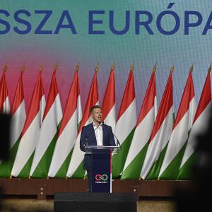 A Tisza Párt potenciálisan együttműködhet az Orbán-kormány egykori utazó nagykövetével, ami új lehetőségeket nyithat meg számukra.