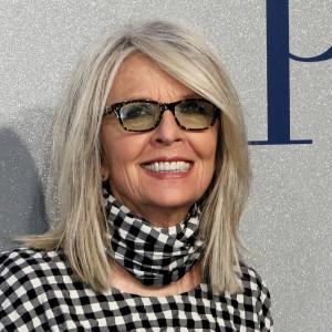 Fedezd fel Diane Keaton elbűvölő világát az „Annie Hall” mellett, ahol a színésznő kevésbé ismert, de nem kevésbé figyelemre méltó szerepeit ismerheted meg. Keaton sokoldalúsága és tehetsége számos filmben megmutatkozott, ahol nem csupán a romantikus vígj