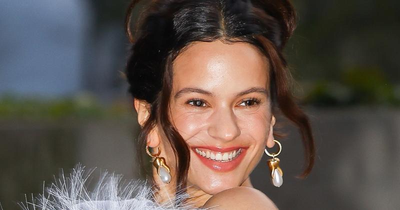 Viszlát, fenékrázás, helló, opera: Rosalía legújabb száma teljesen elsöprő hatást gyakorolt az internet világára!